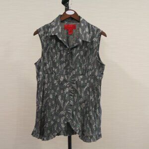 Shyanne Button-Front Blouse, Crinkle-effect fabric, White Floral Pattern on a da